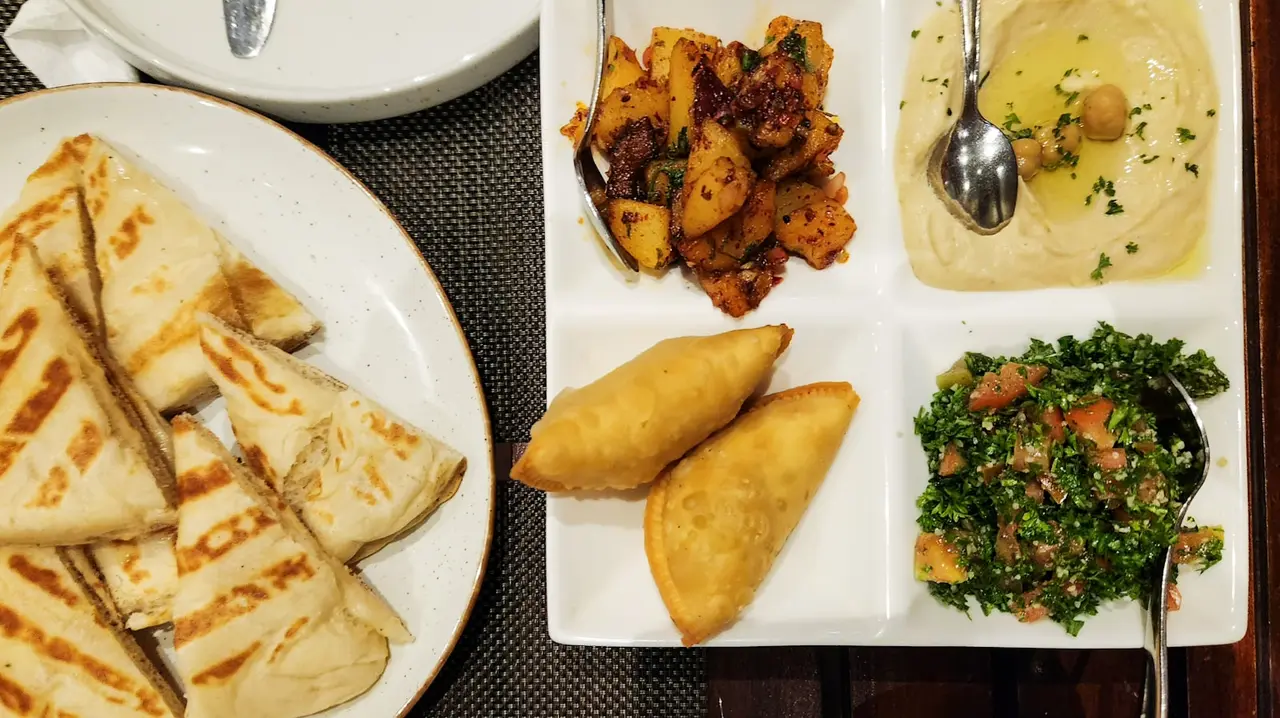Middle Eastern mezze: hummus, tabbouleh and pita
