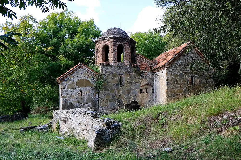 Комплекс малых церквей в Греми