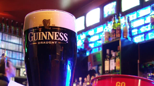 Пинта Guinness с фирменной кремовой пенной шапкой