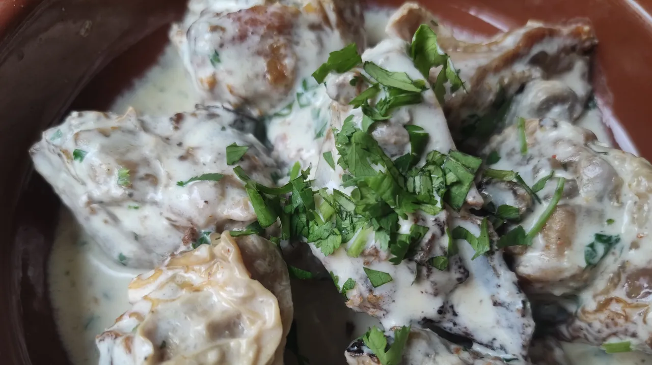 Chkmeruli — chicken in a creamy garlic sauce