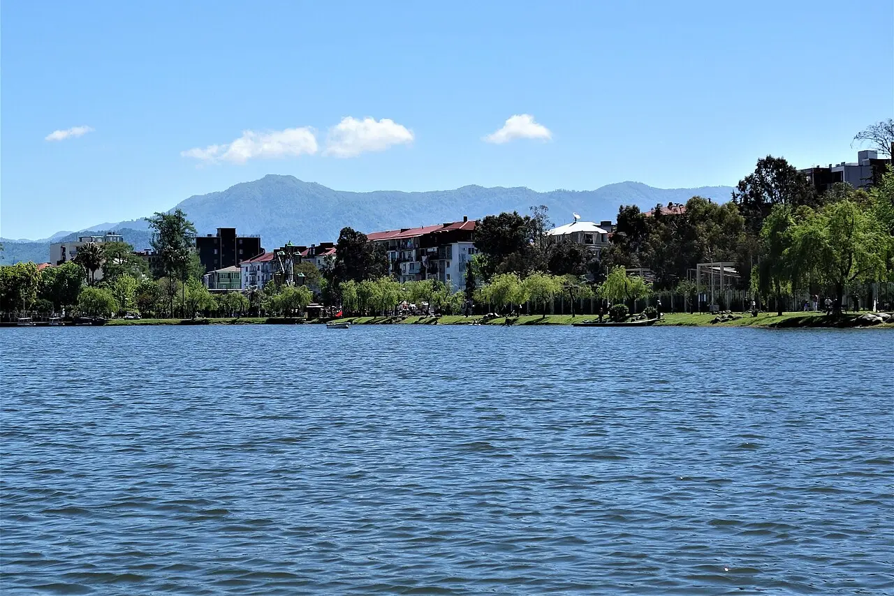 Nurigeli Lake with Mount Mtirala behind