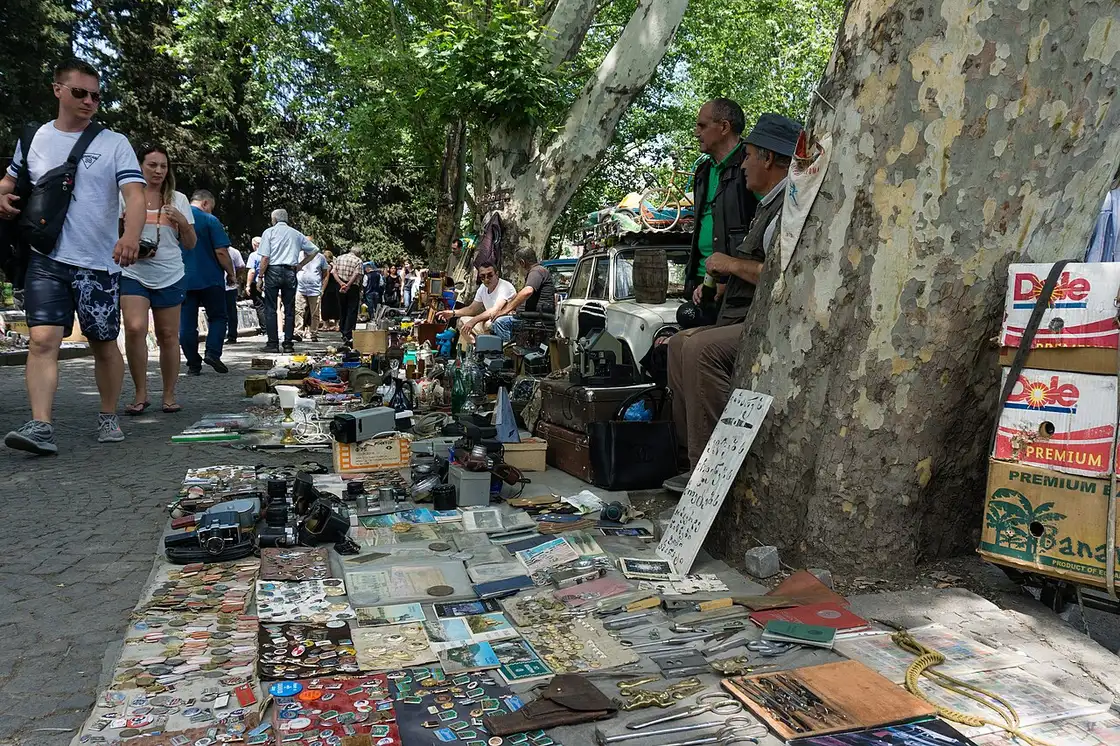 The Dry Bridge flea market in Tbilisi